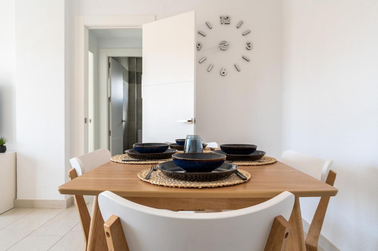 Sea View 2 Bedroom Apartment 2 Min Away From The Beach Torremolinos Exterior foto