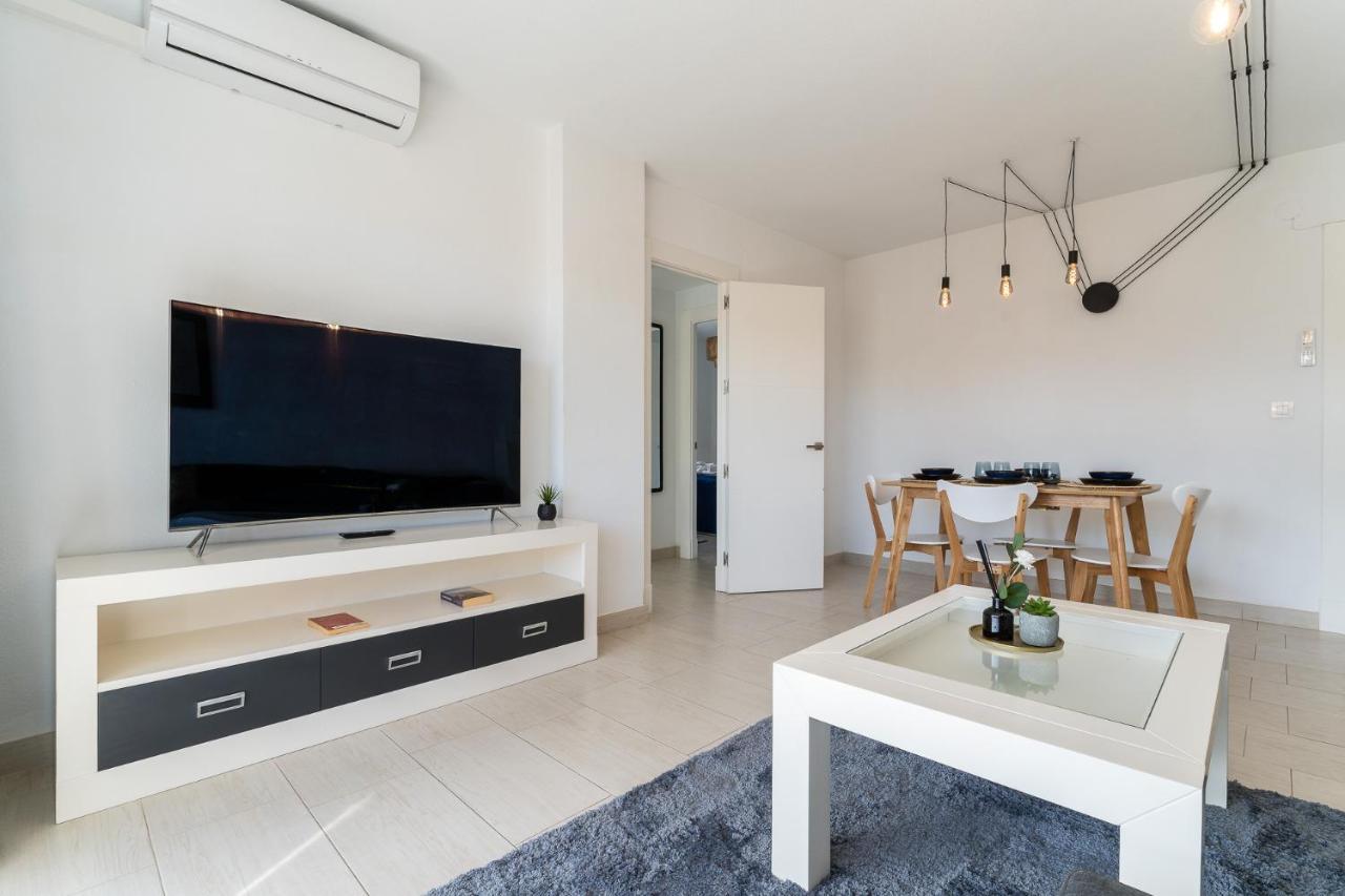 Sea View 2 Bedroom Apartment 2 Min Away From The Beach Torremolinos Exterior foto
